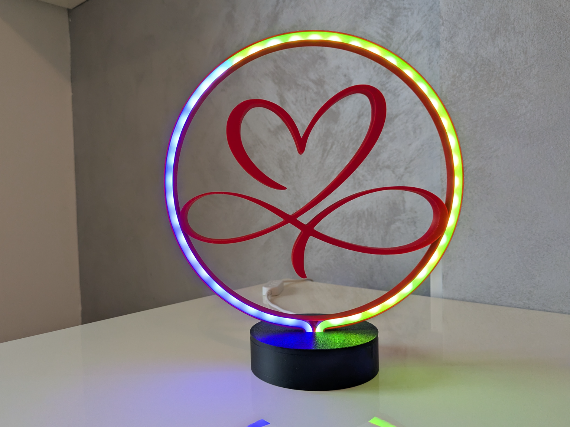 Infinite heart lamp