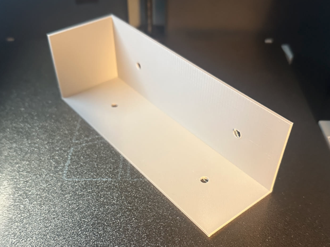 Customizable L trim (corner bead) for boards