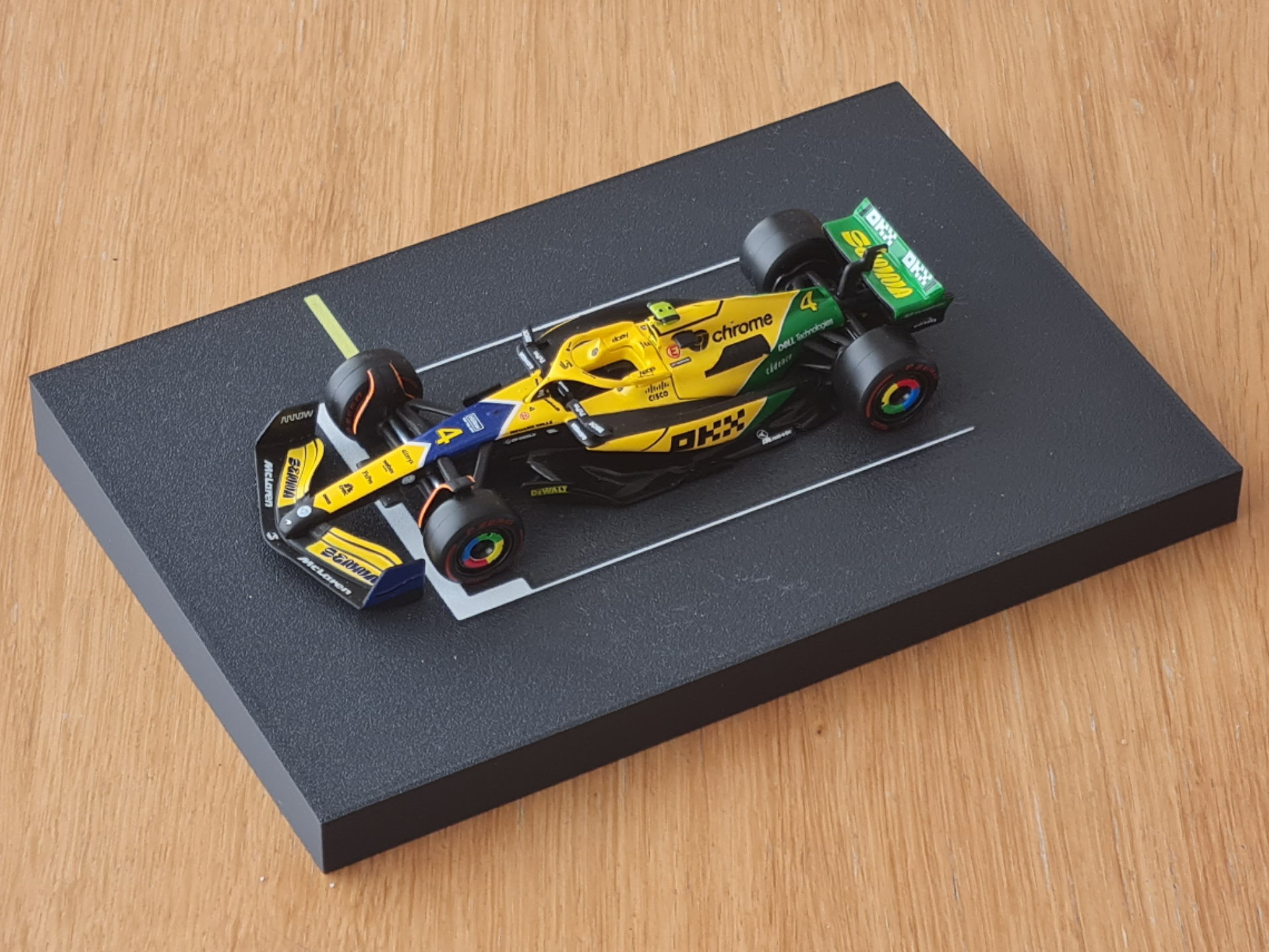Grid box for 1/43 scale F1 car (bburago)