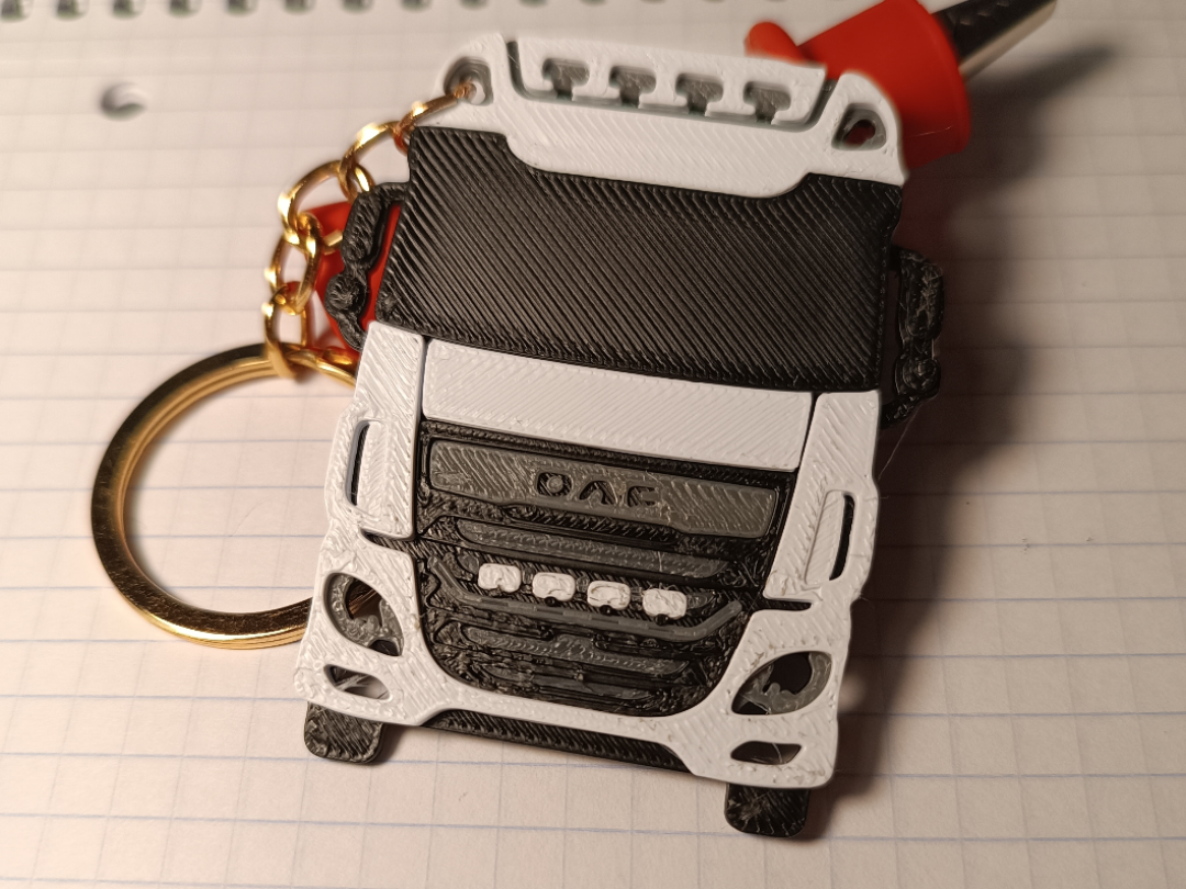 DAF XF (2013) with light bars keychain