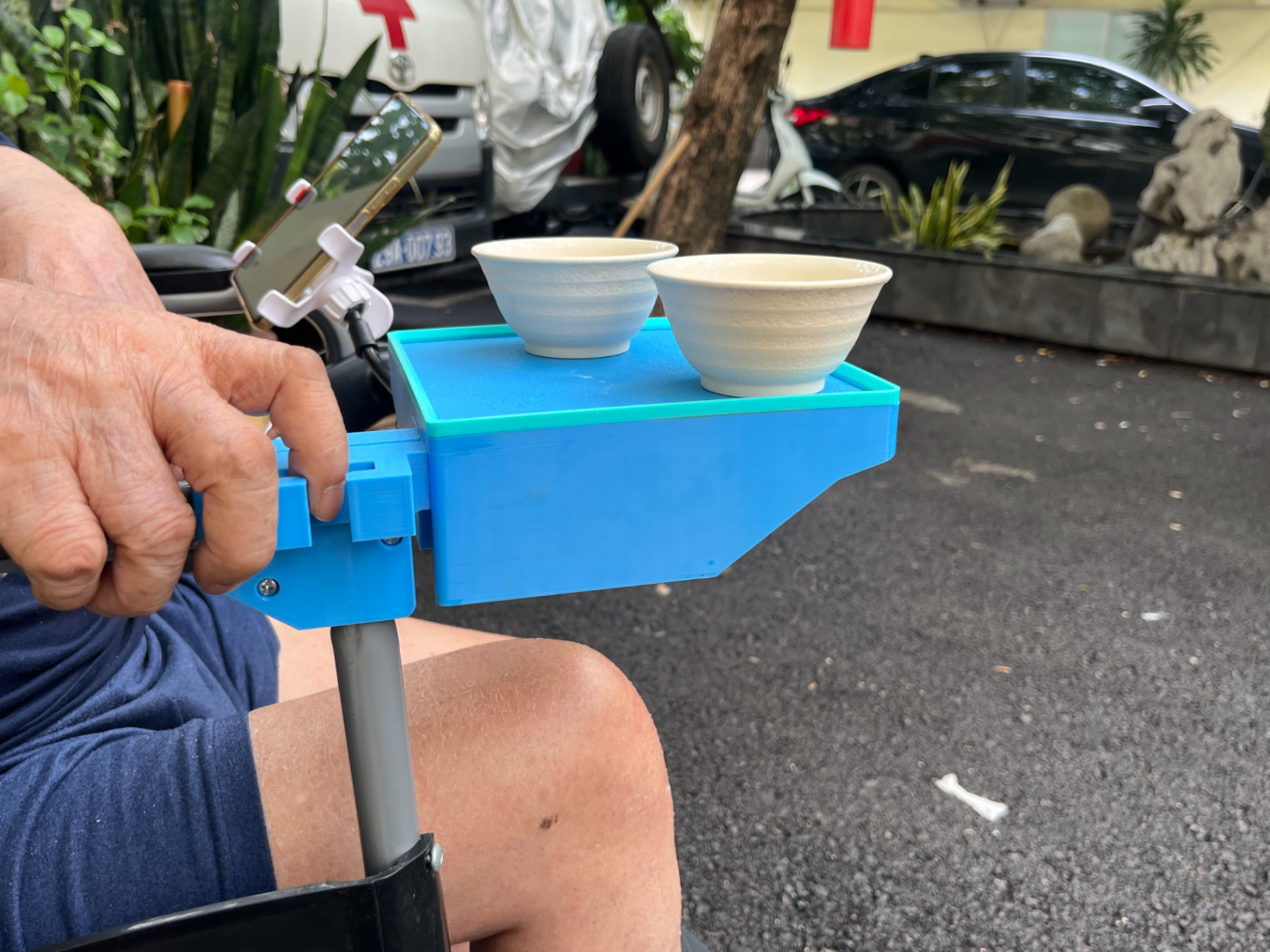 Wheel chair mini table