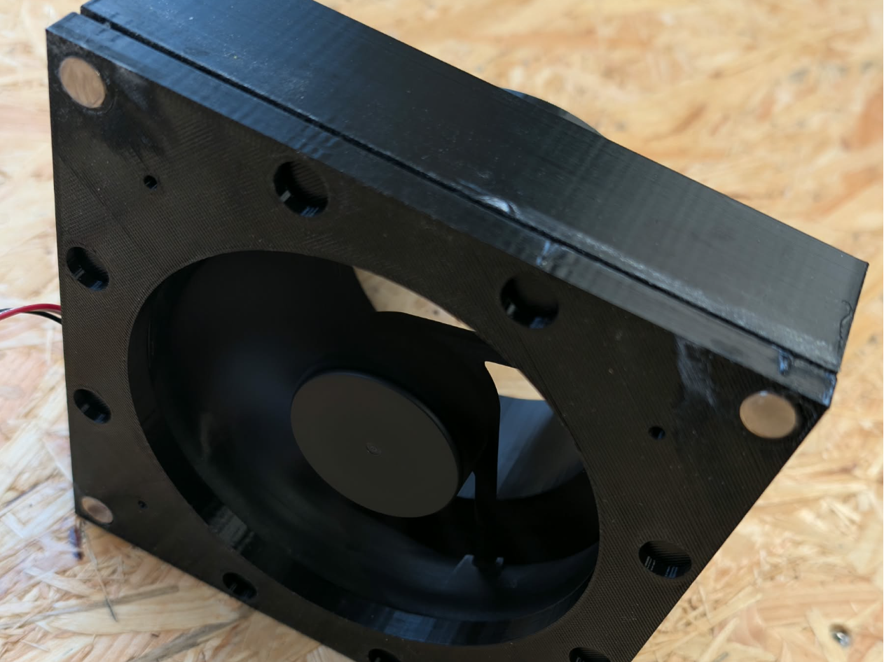 Magnetic vent for printers