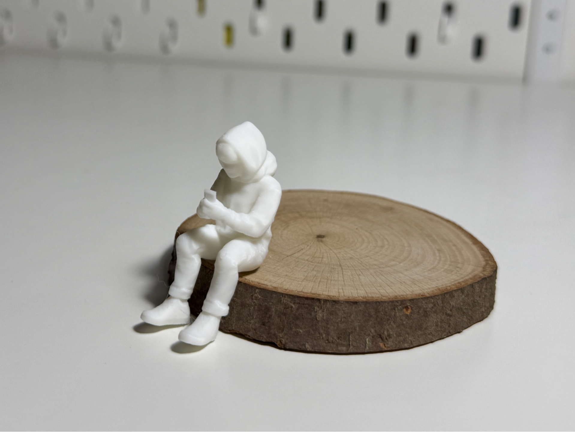 Miniature Sitting Teenager / Kid for your Diorama