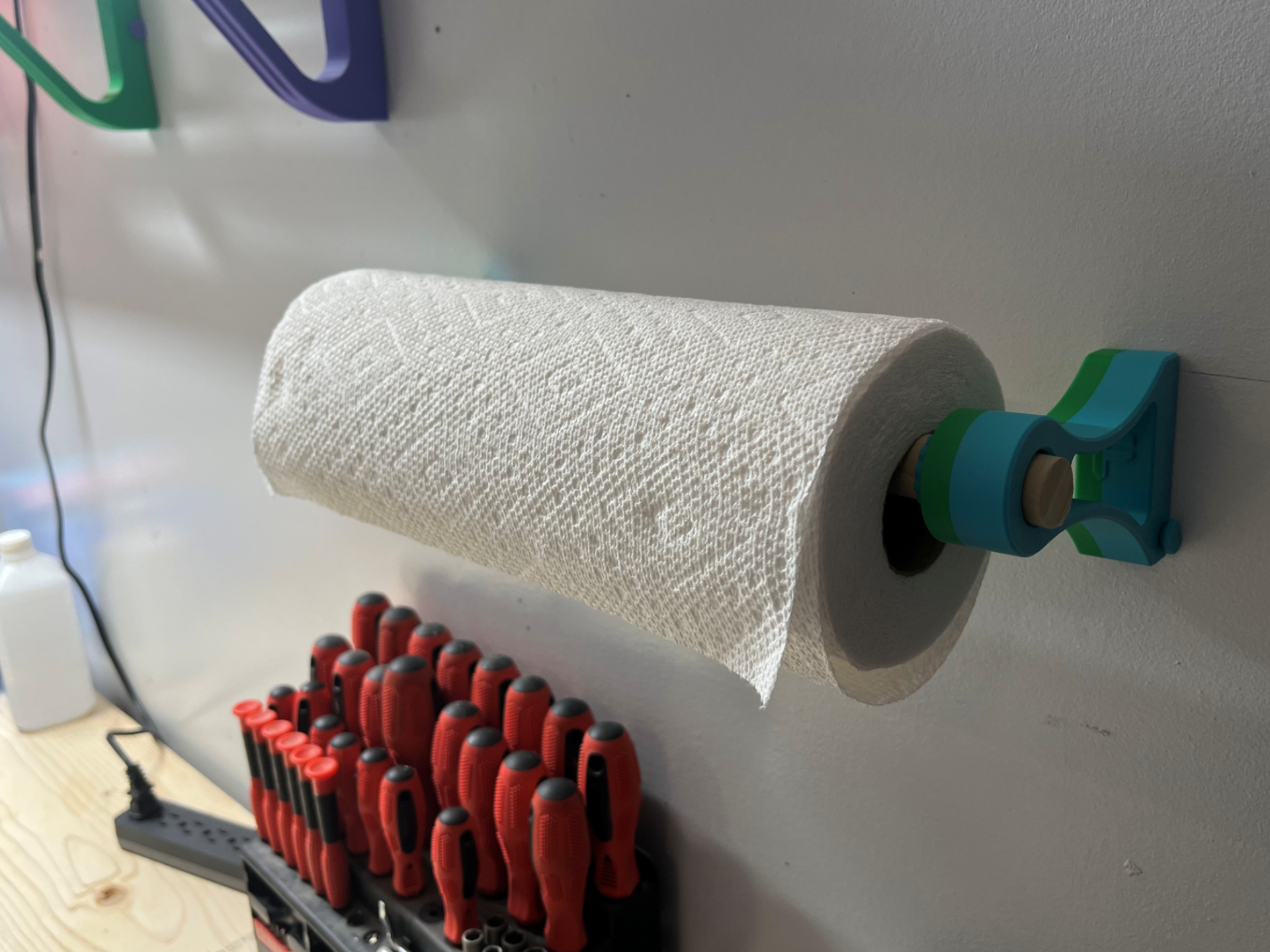 FractMod Dowel Rod Paper Towel Holder