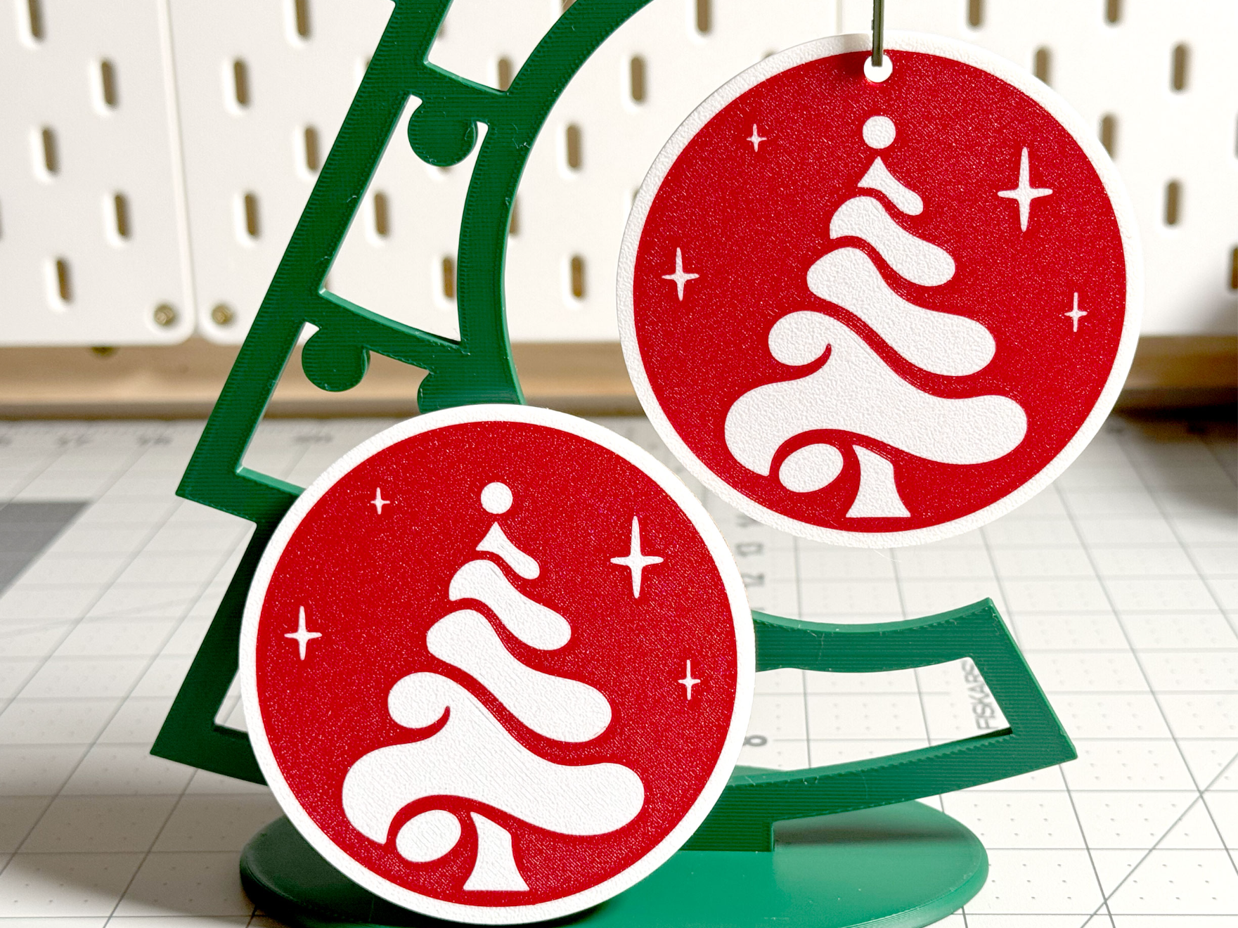 Christmas Ornament/Coaster Flowing Tree with Stars