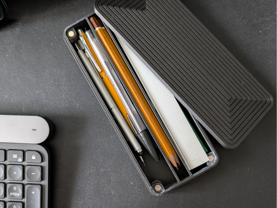 Line Magnetic Pencil Case