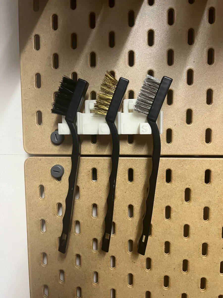 Skadis Wire Brush Holder