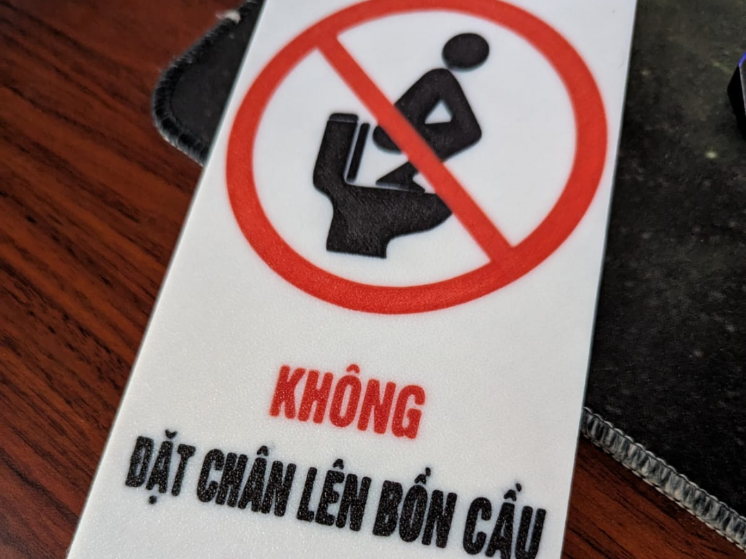 Toilet Sign vietnamese and english