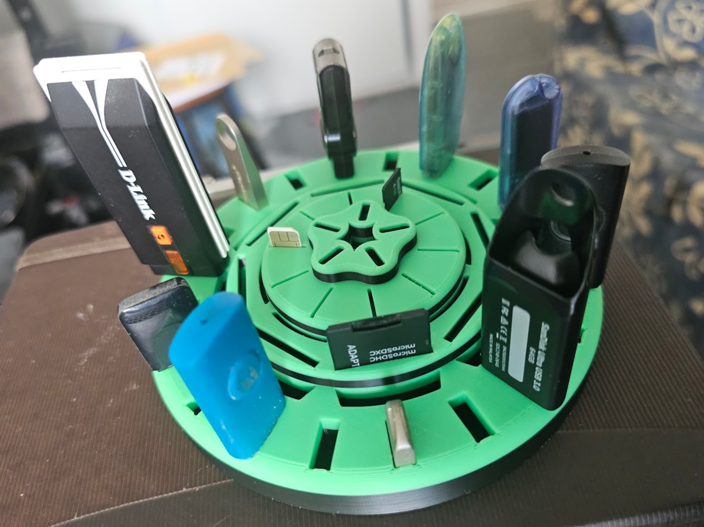 Support rangement circulaire USB / SD / microSD C