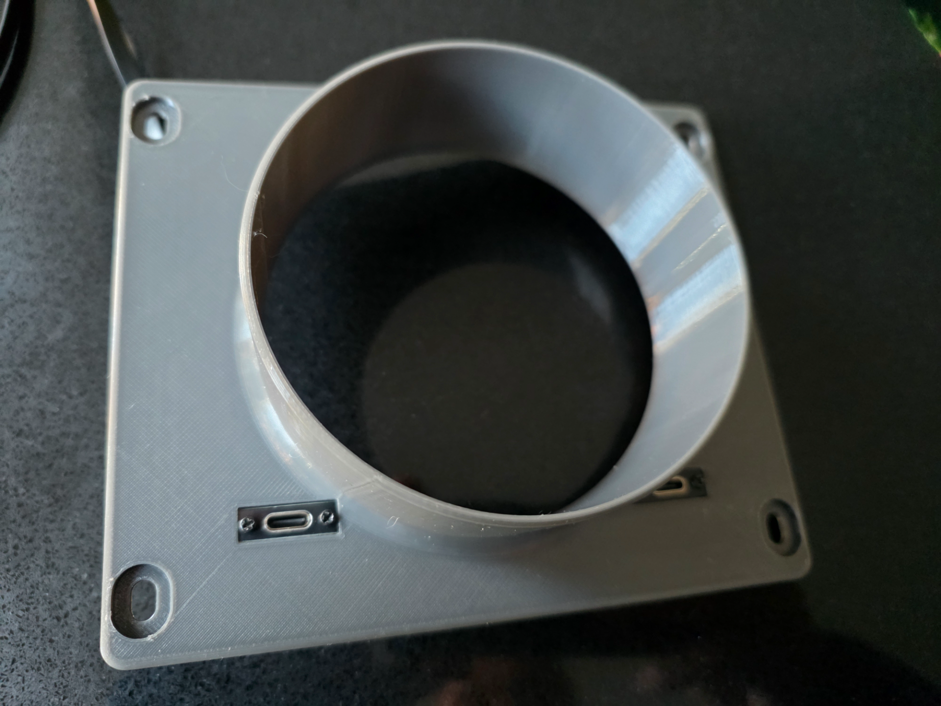 Exhaust vent for K40 laser - with two USB-C ports