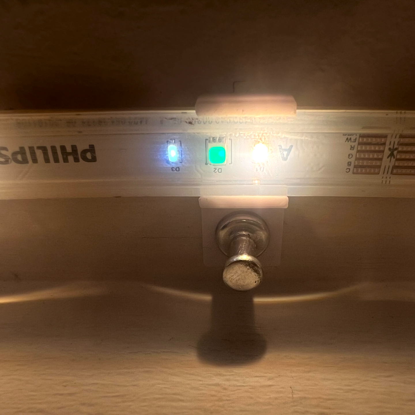 Clip for Hue Light Strip (using standard pushpin)