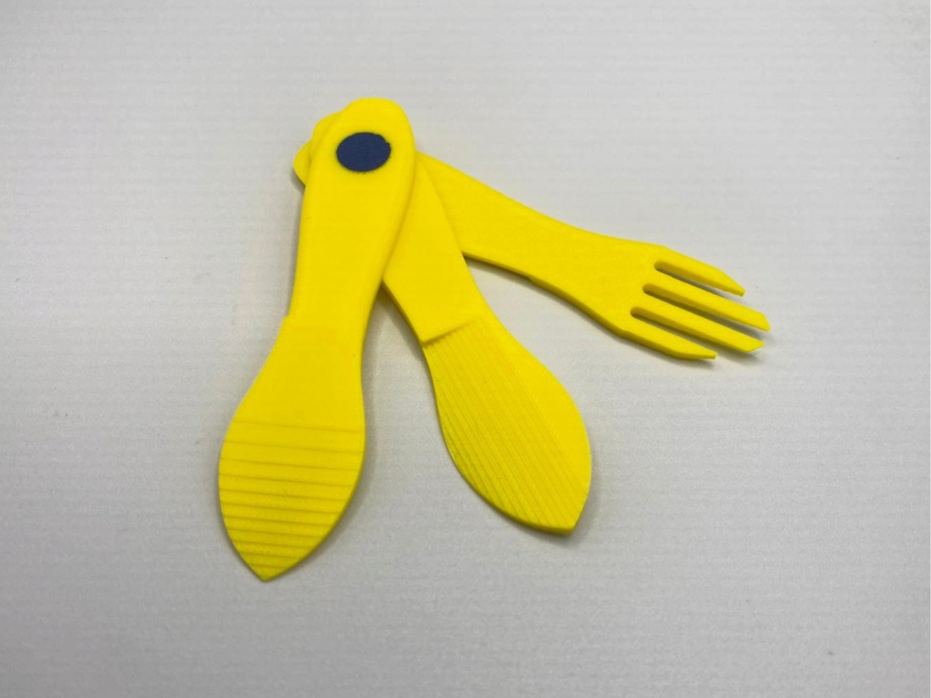 Collapsible travel cutlery