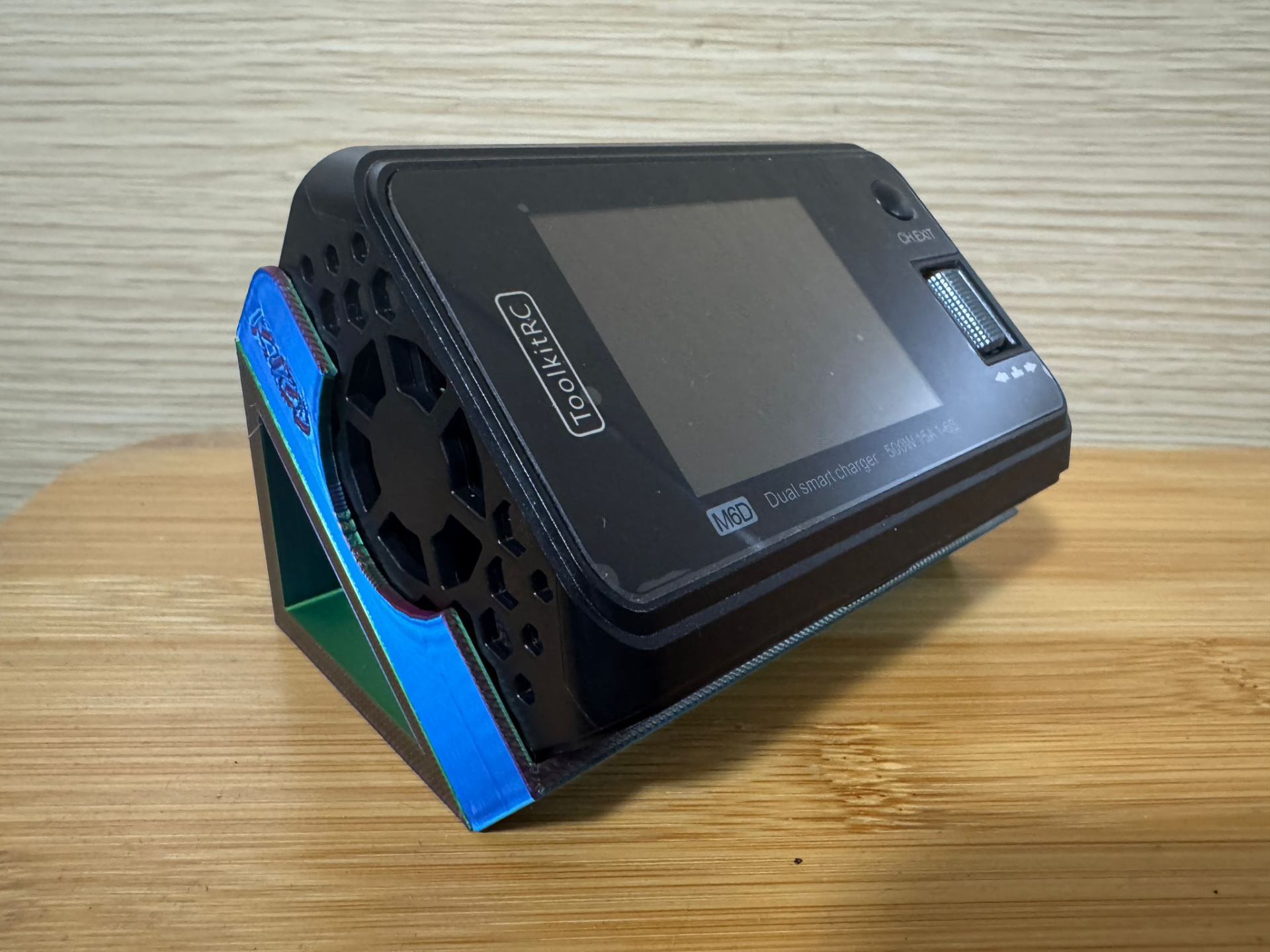 ToolkitRC M6D RC Charger Stand