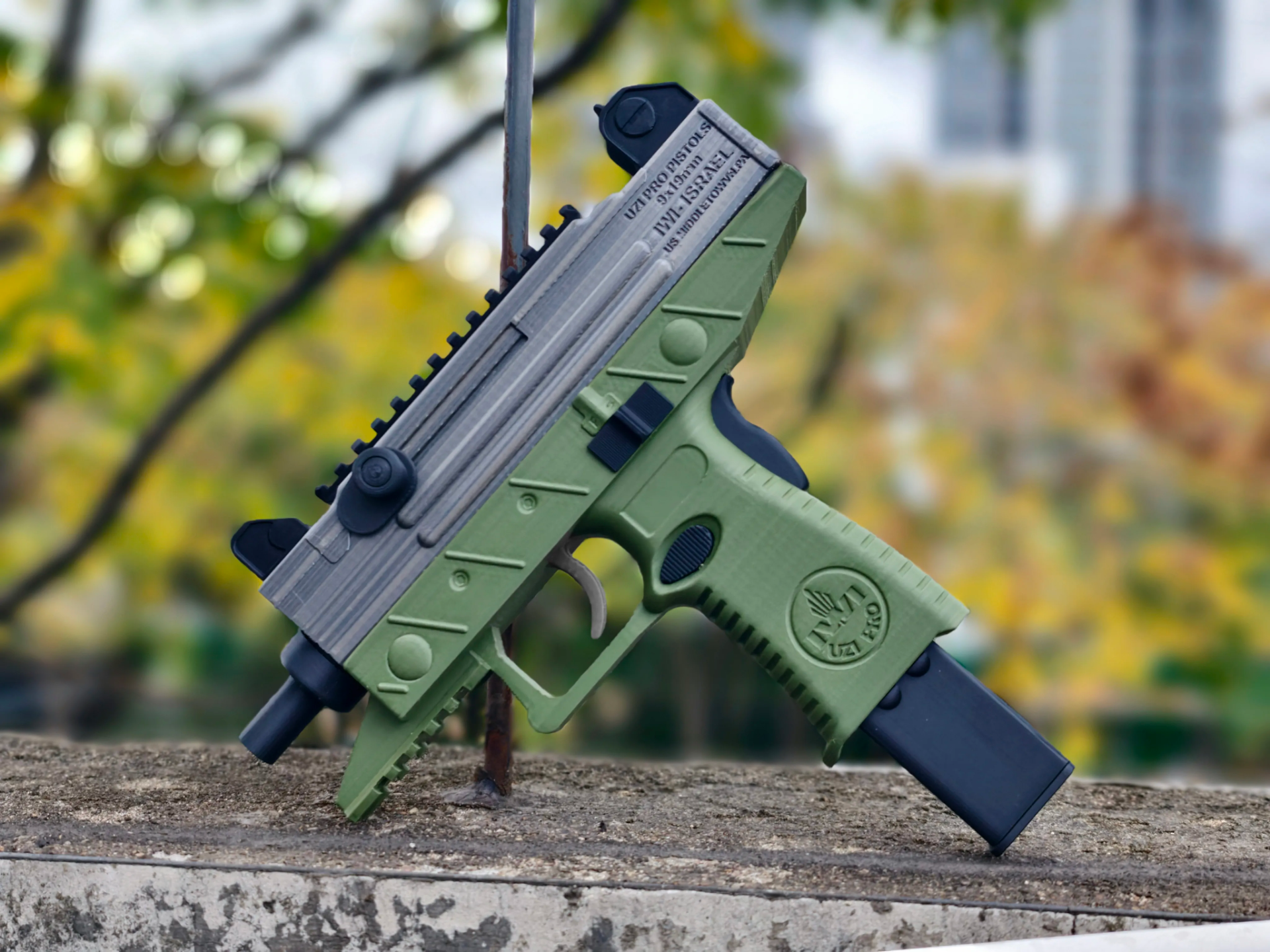 Rail of UZI PRO toy Submachine gun (no function)