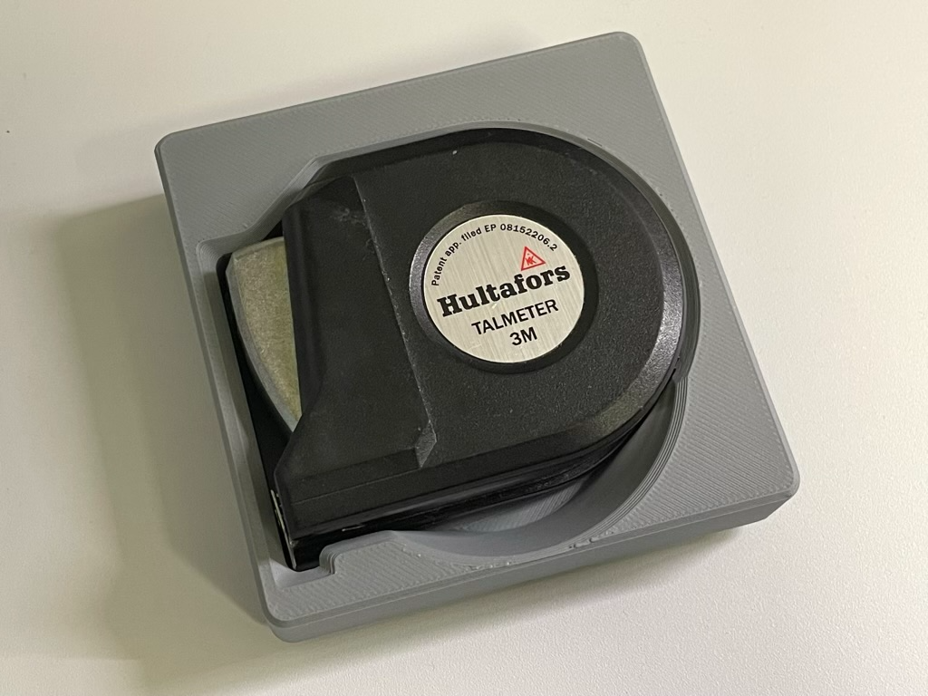 Gridfinity holder for Hultafors measuring tape