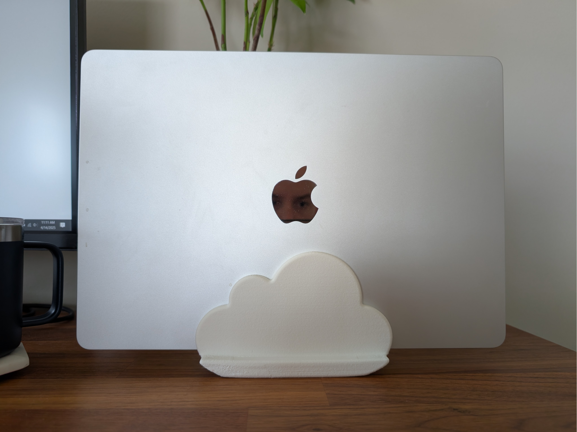 MacBook Air iCloud Stand