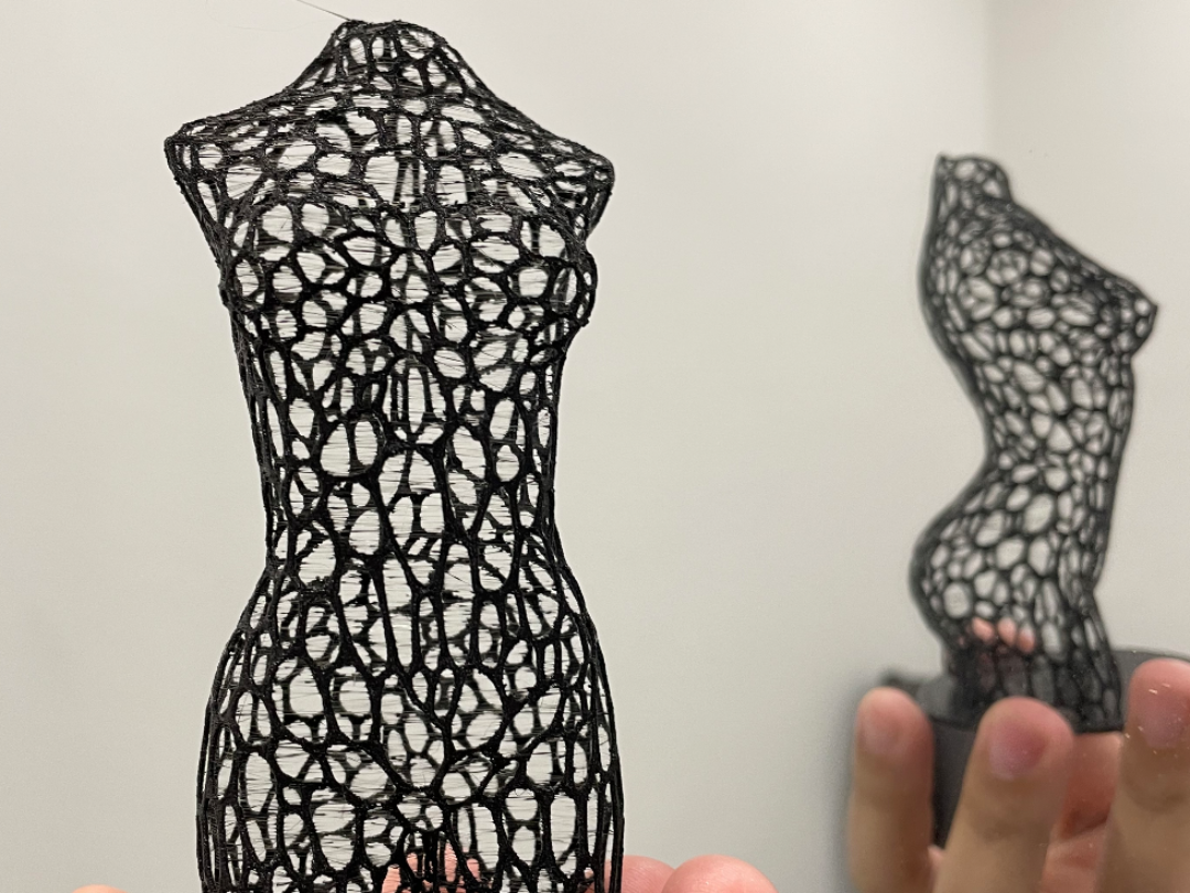 Voronoi Sexy Girl Sculpture