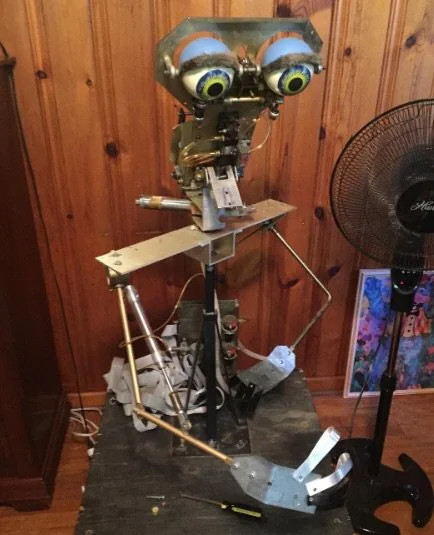 chuck e cheese animatronic body frame