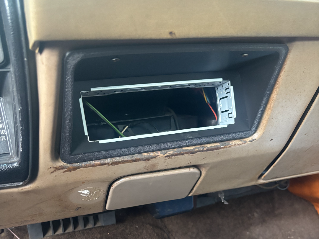 Buick Skylark radio facia '71