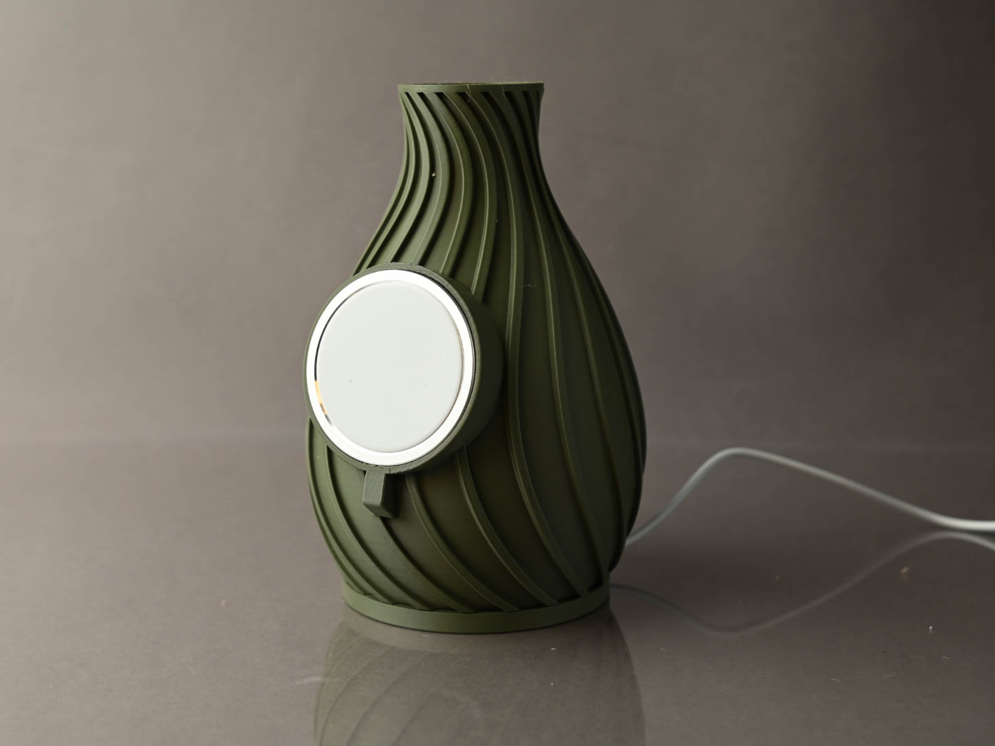 Spiral Vase MagSafe Charger