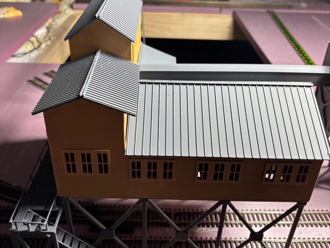 HO Scale coal tipple loader