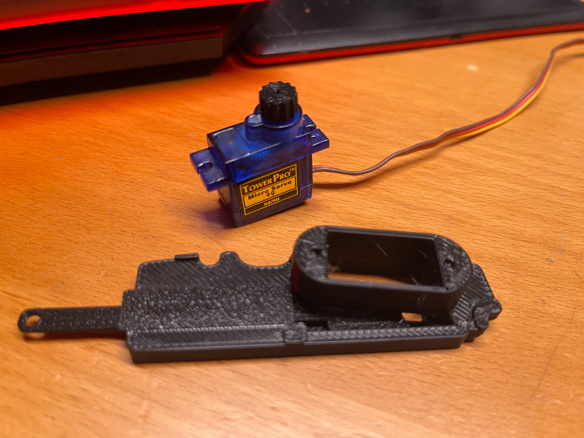 Marklin C rail Servo for points for SG90 servo's