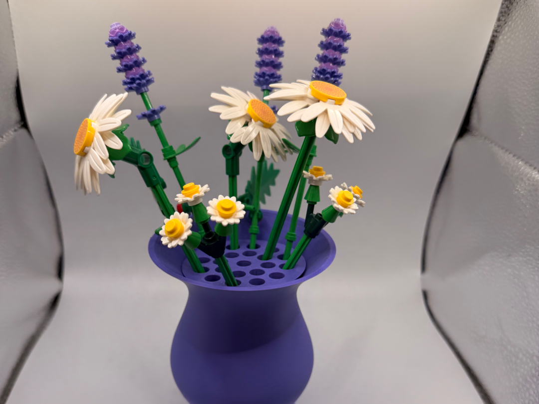 11508 Vase. L&GO blocks. Daises. Block set