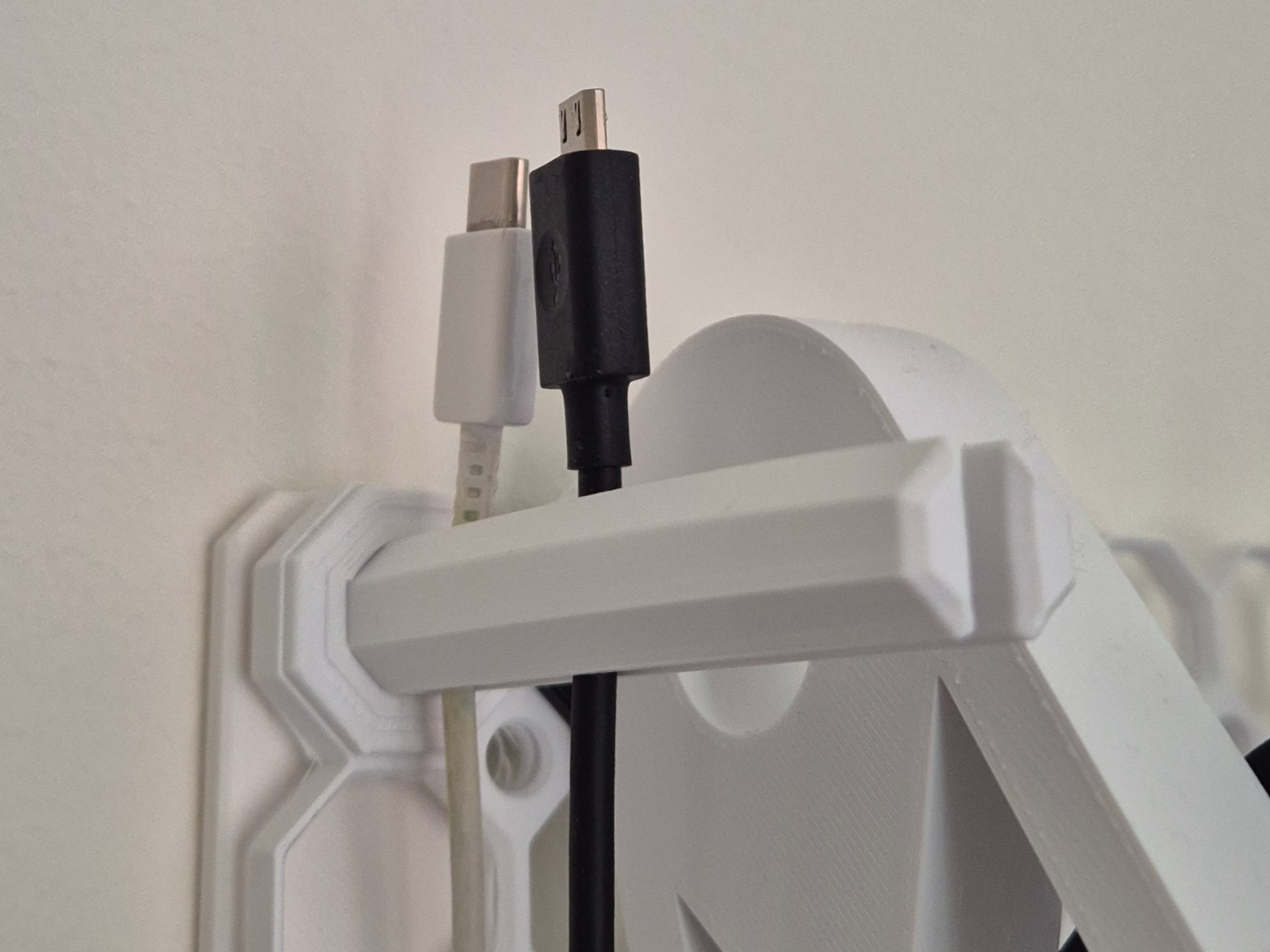3mm Push-Fit Multiboard Cable Hanger