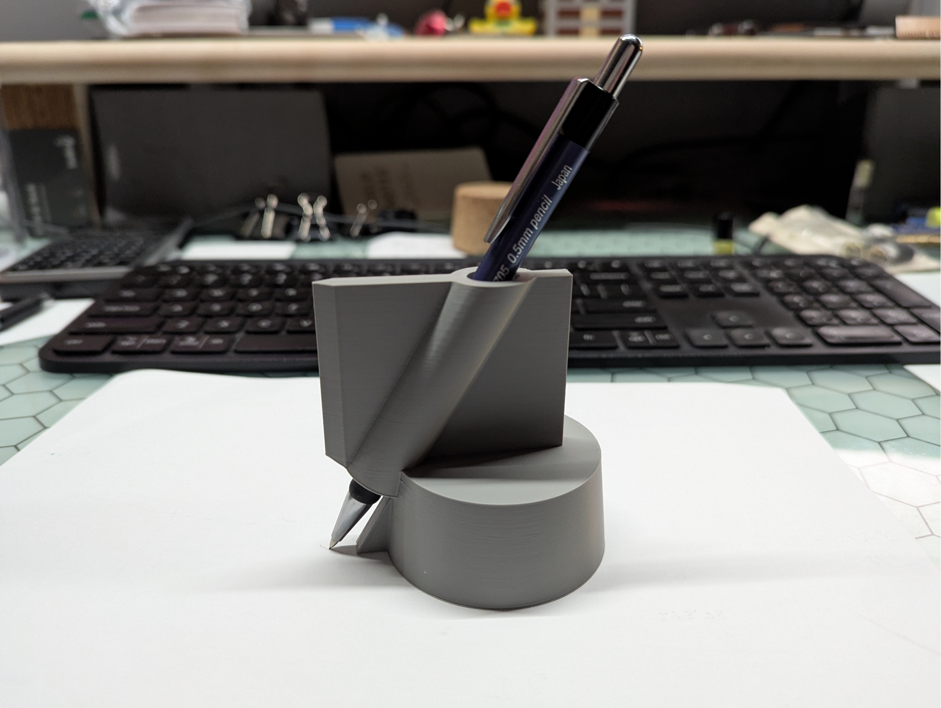 Square tracing pencil holder