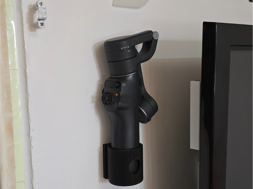 DJI Osmo Mobile 6 Wall Display