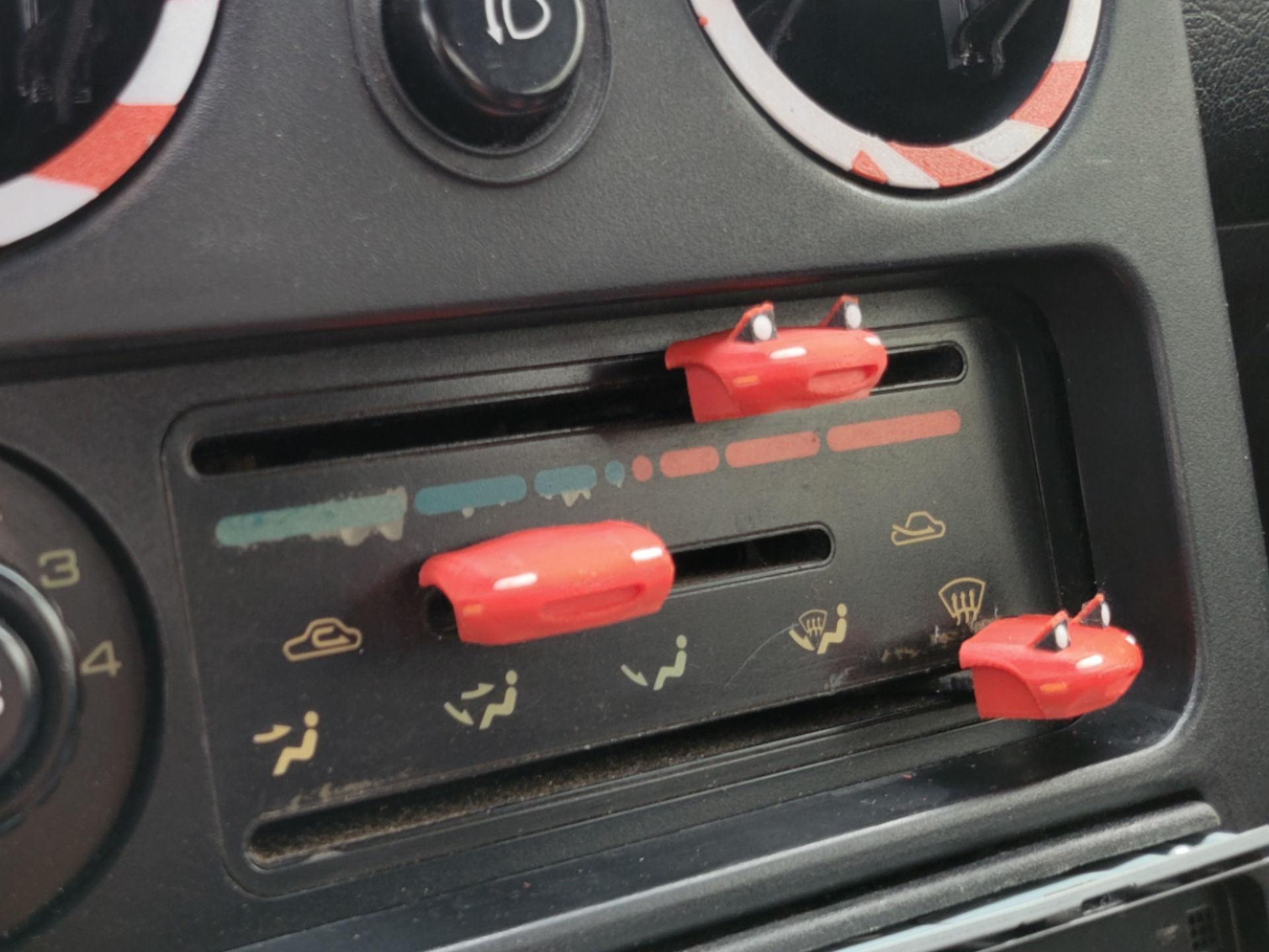 Miata shaped HVAC knobs for Miata