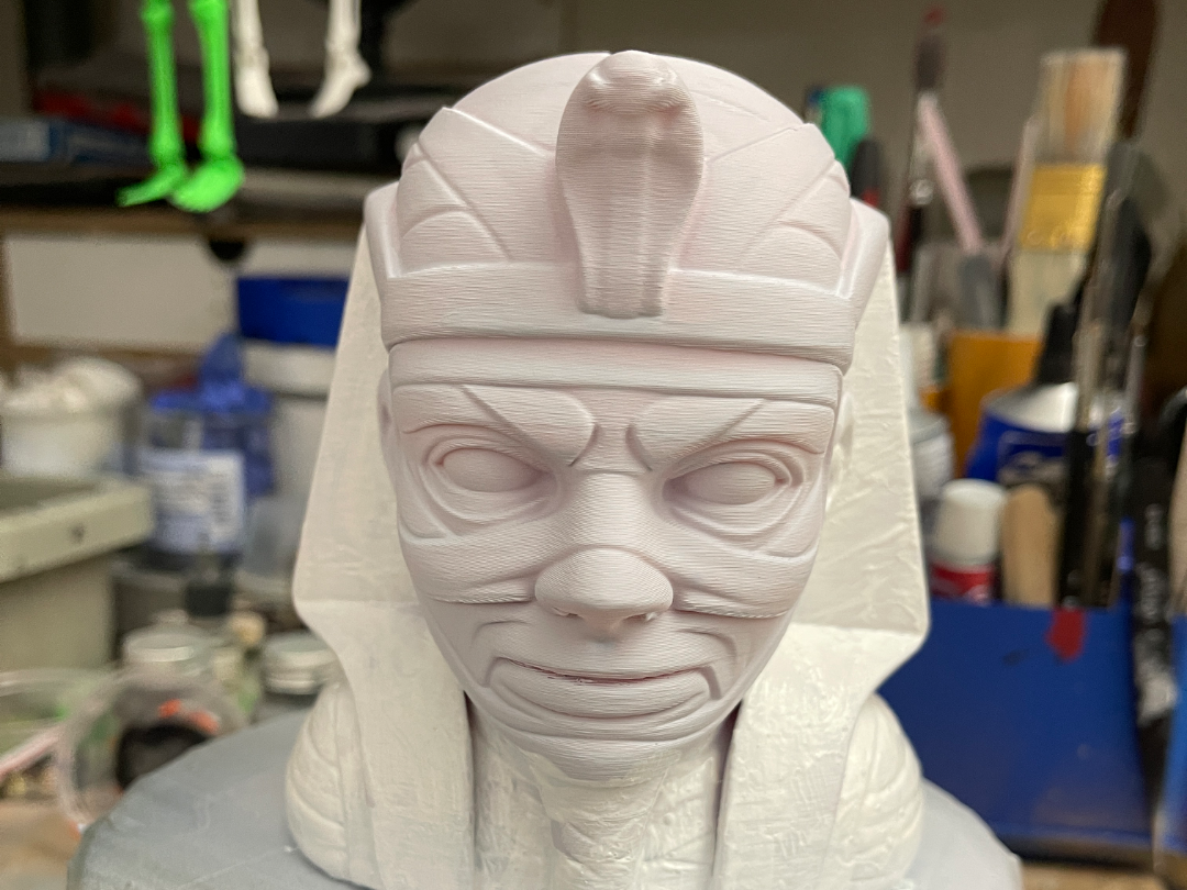 King mummy bust