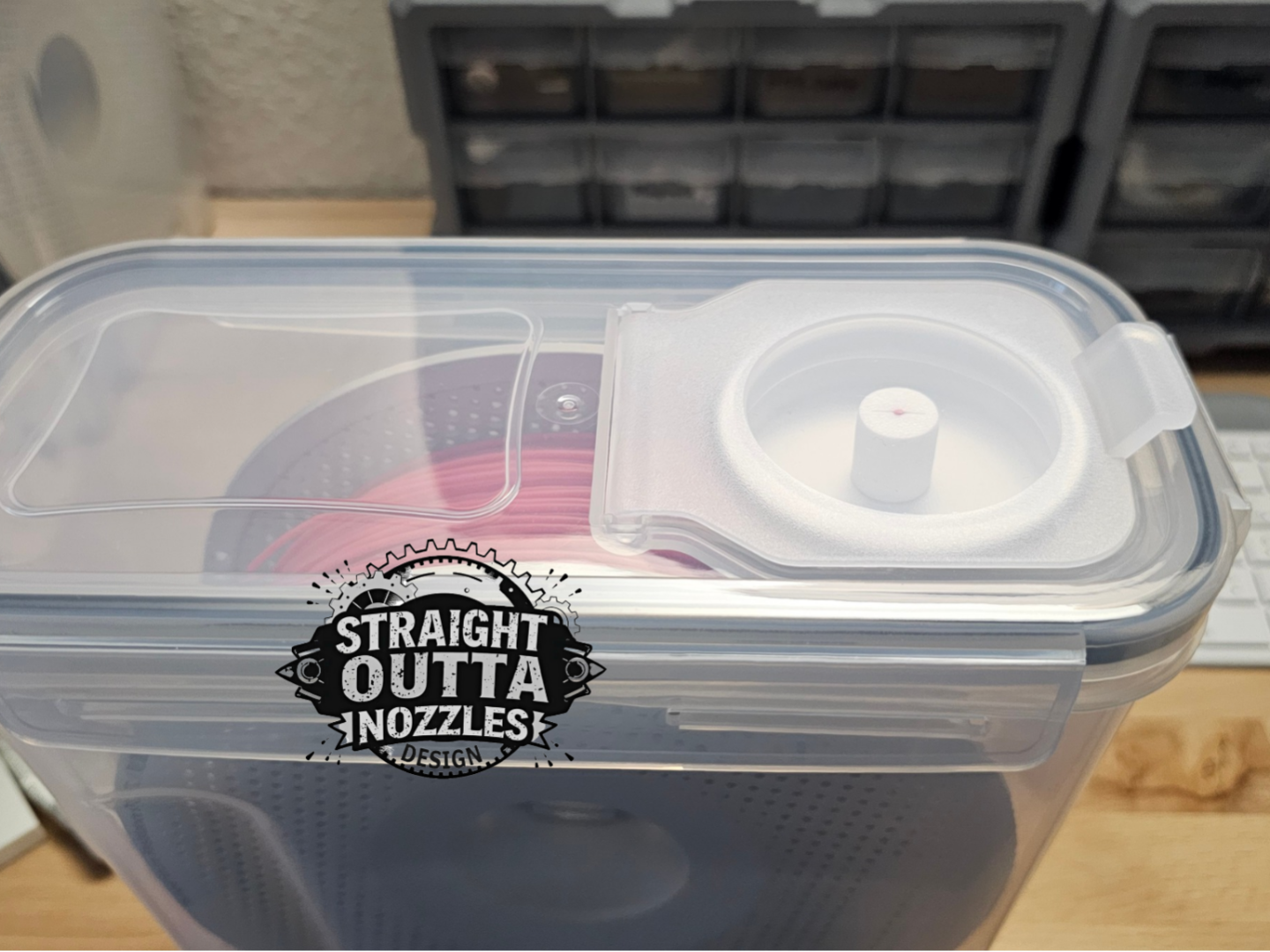 Drybox Lid with "Filahold"