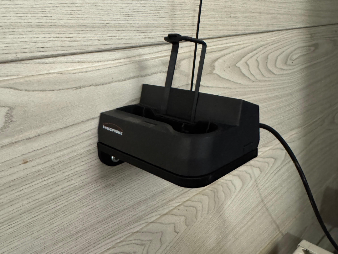 Pager Charger Wallmount Swissphone
