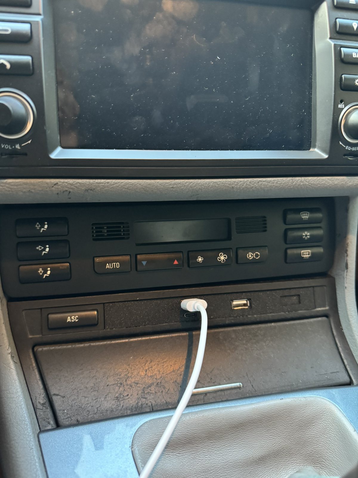 USB Holder for BMW e46