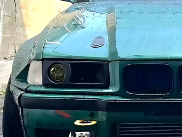 BMW E36 racing headlight intake
