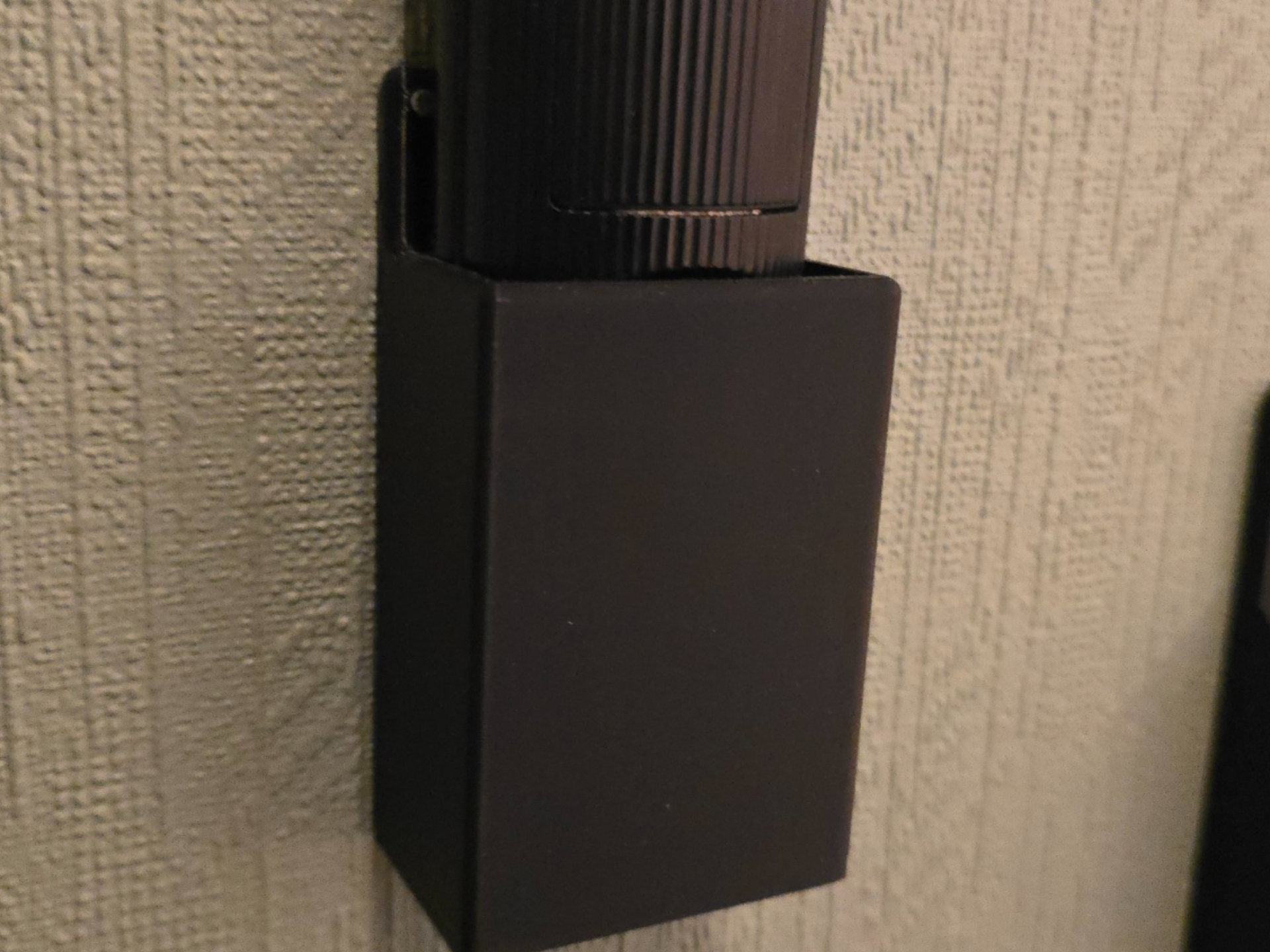 Wall mounted remote holder 26x45mm
