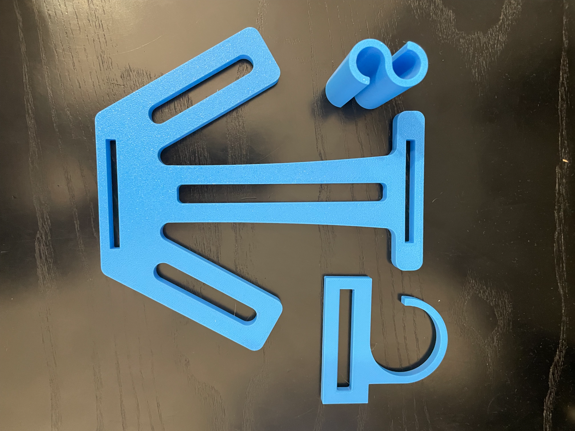 Glove hanger hoot for cabinet
