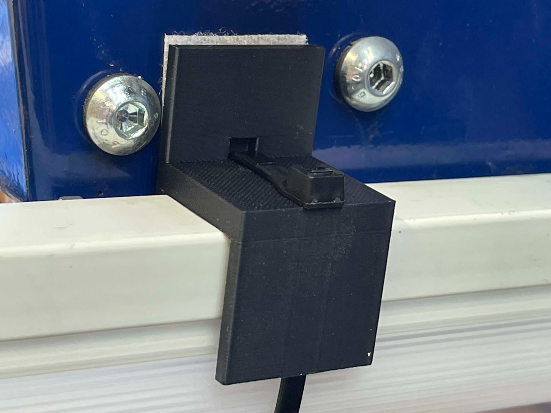 Light Bracket with Integrated Cable Tie Slots