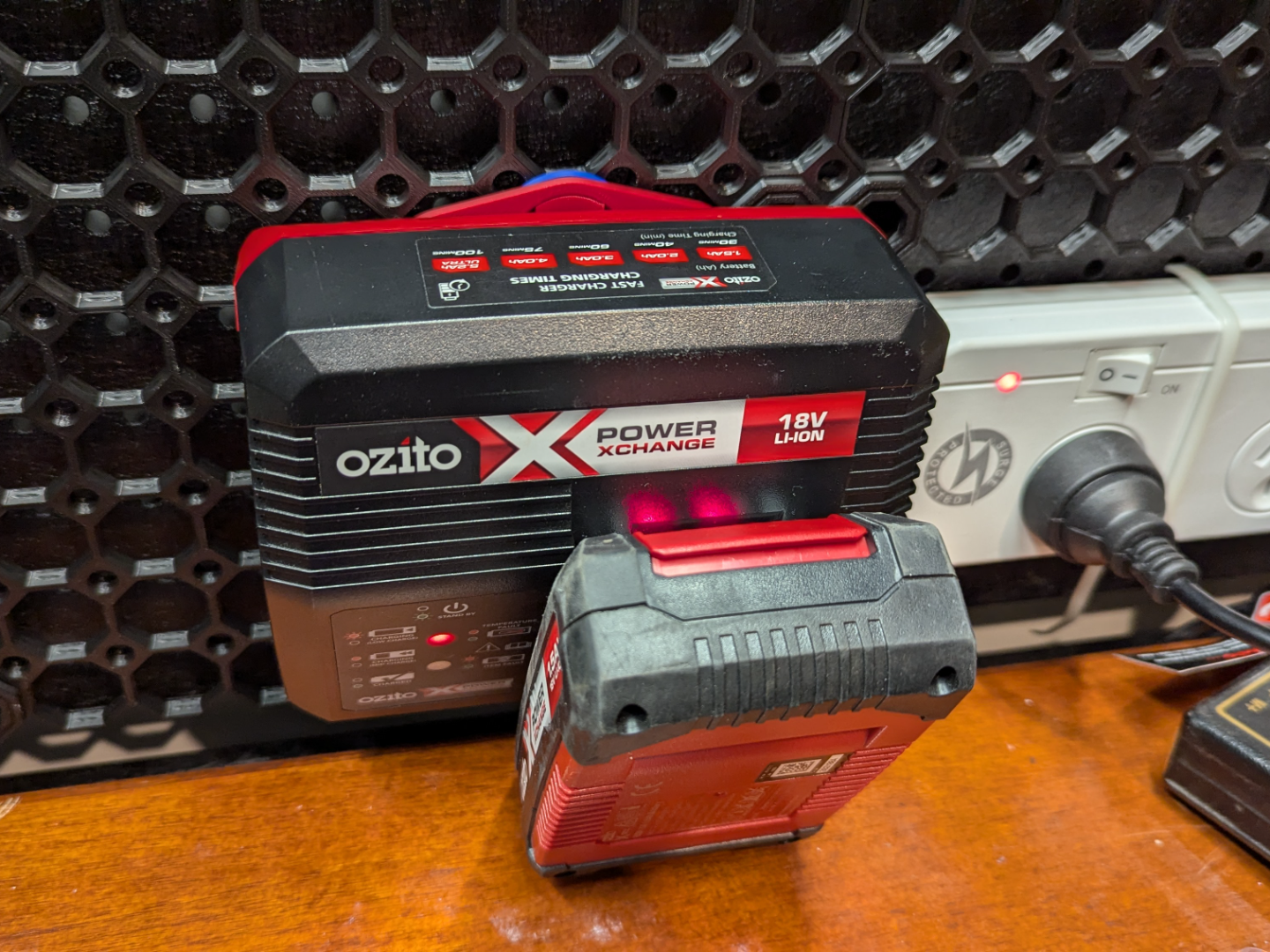 Ozito PXC Charger Multiboard Mount