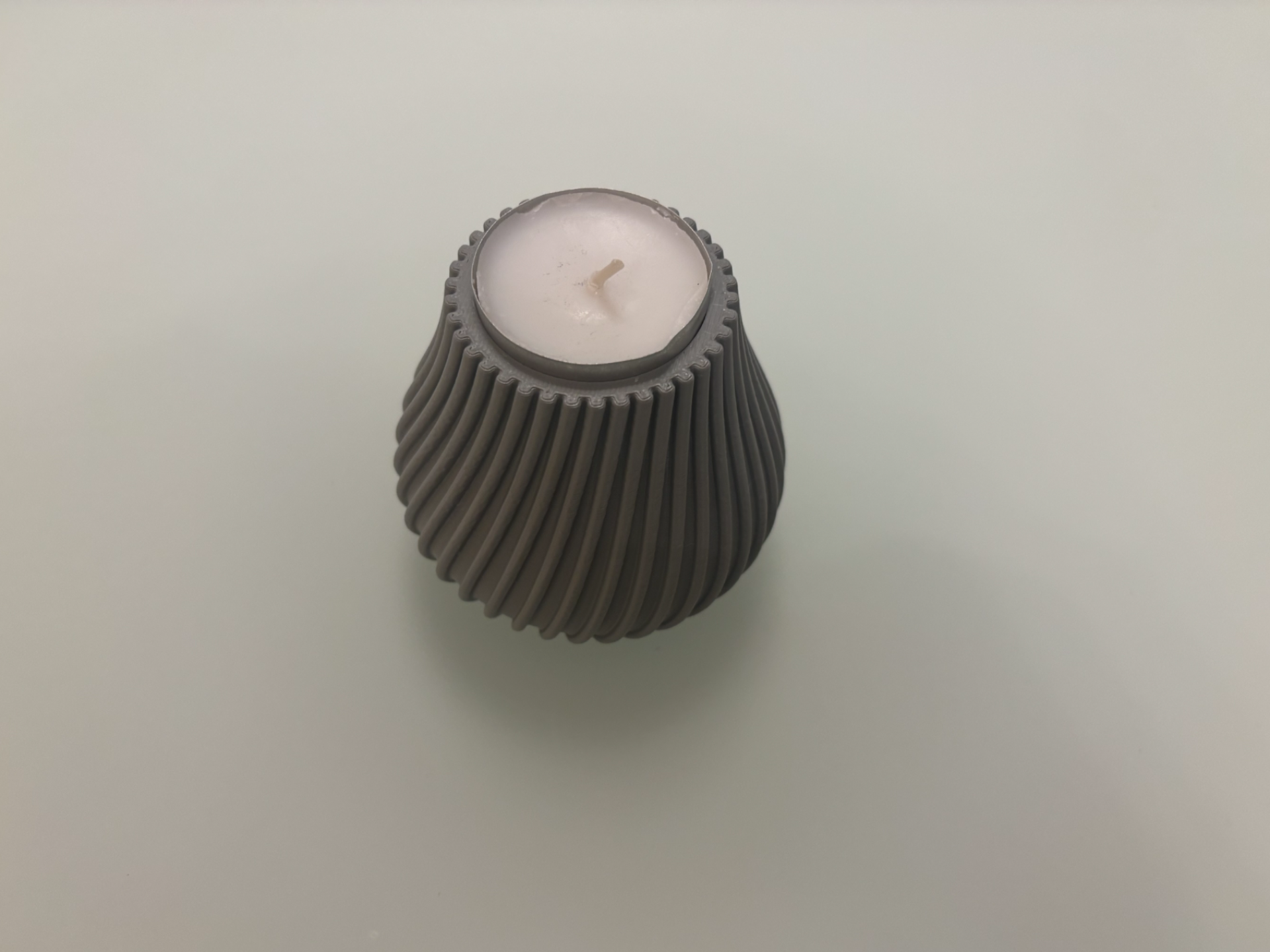 Tealight holder vaselike