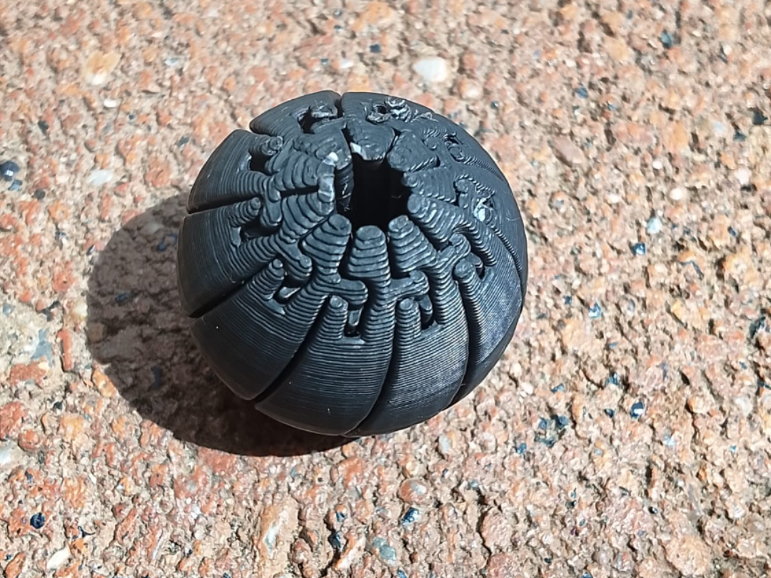 Twisty fidget Ball