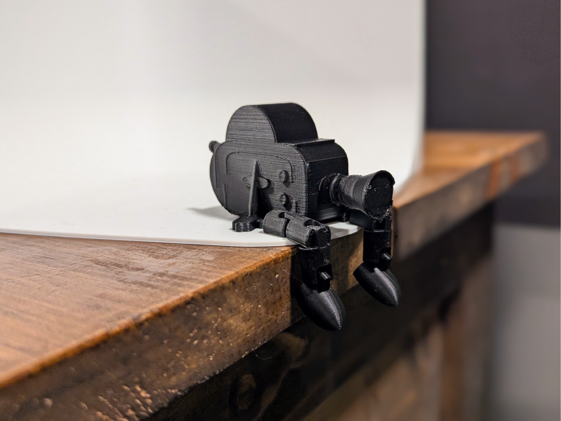 Flexi articulated legs Mini vintage 16mm camera