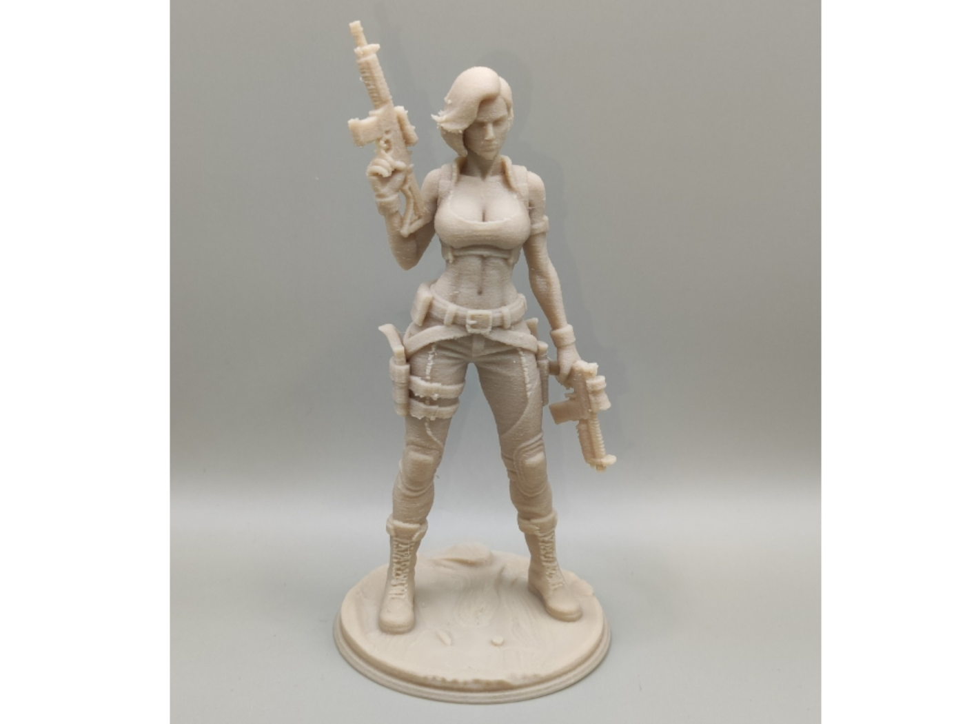 Action girl fully armed figurine