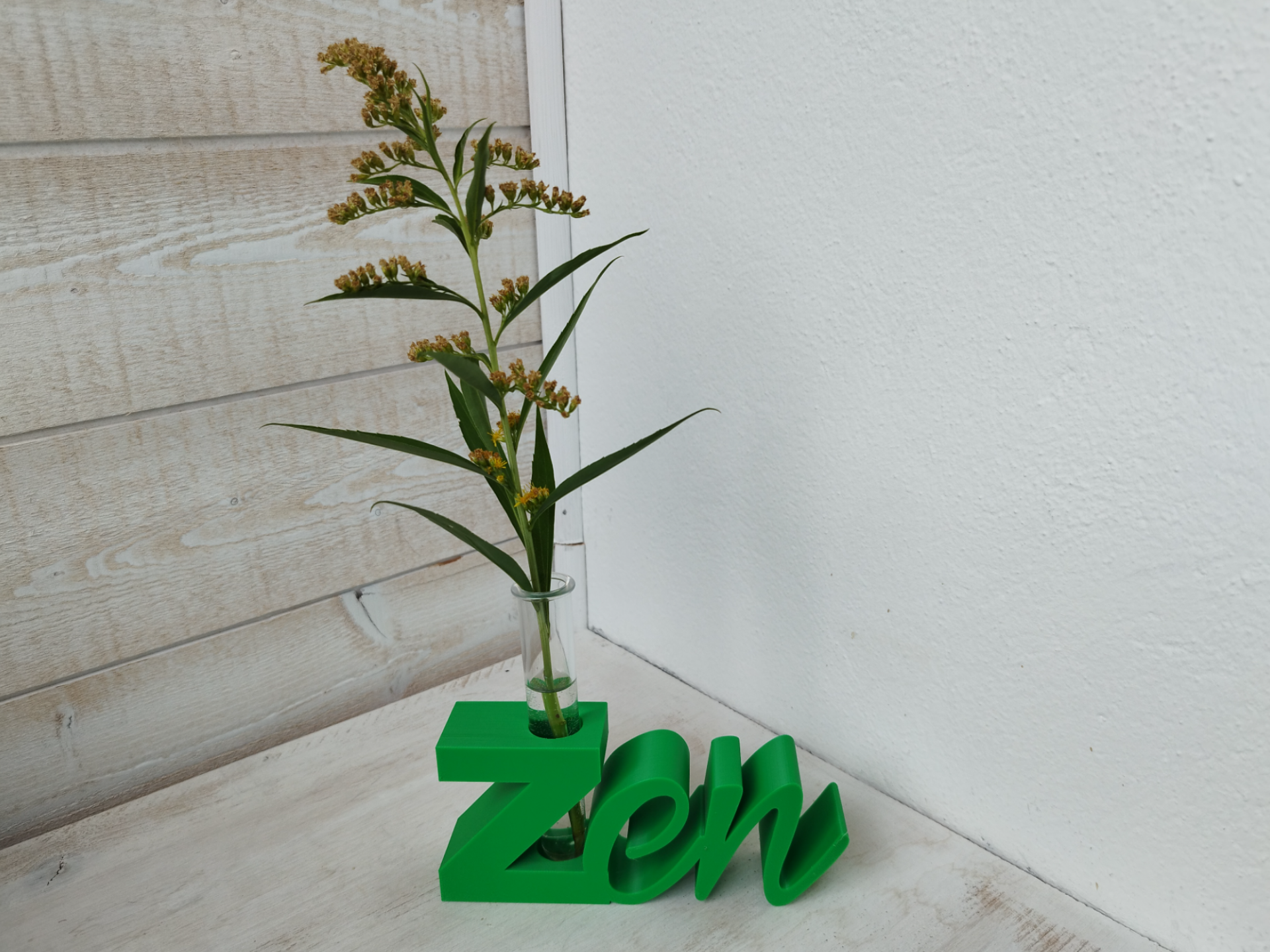 Vase Zen avec tube à essai