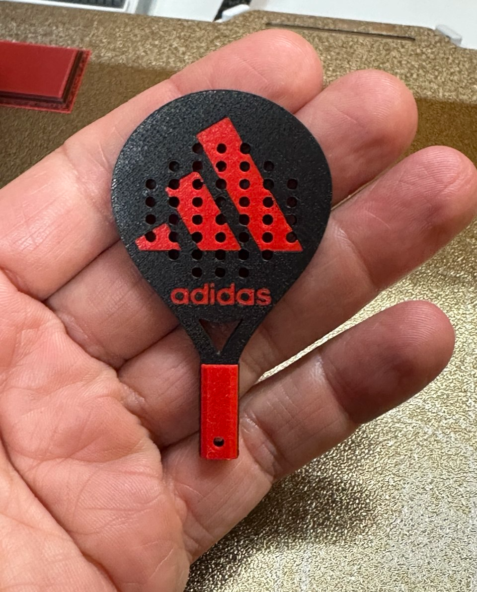 llavero padel adidas 2