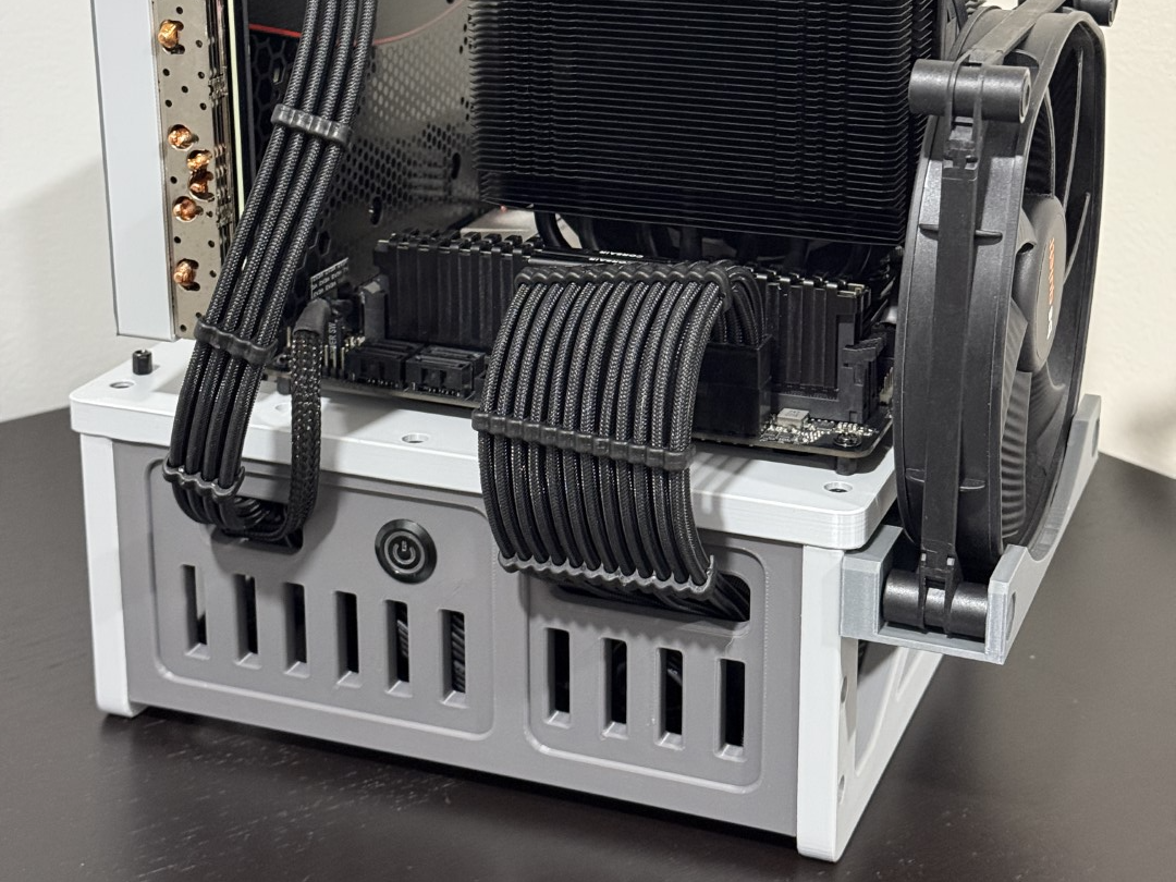 SFF ITX / mATX Open Air Case / Chassis / Bench