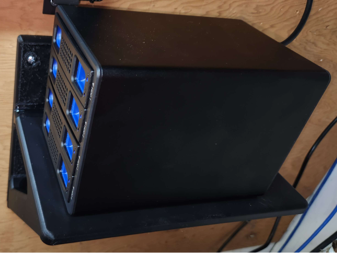 Cenmate 4 Bay HDD RAID Enclosure shelf