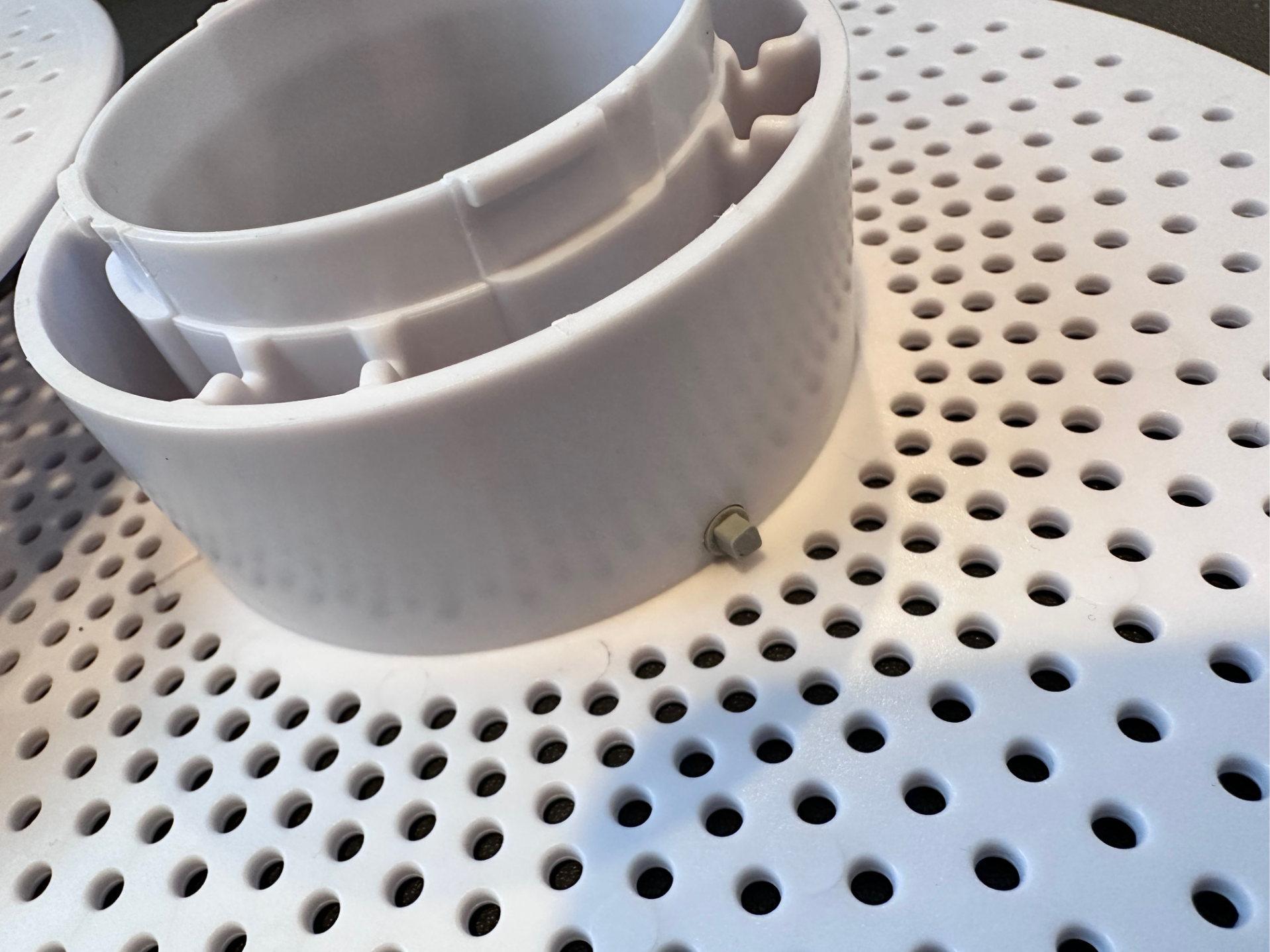 Notch adapter for knockoff reusable spool