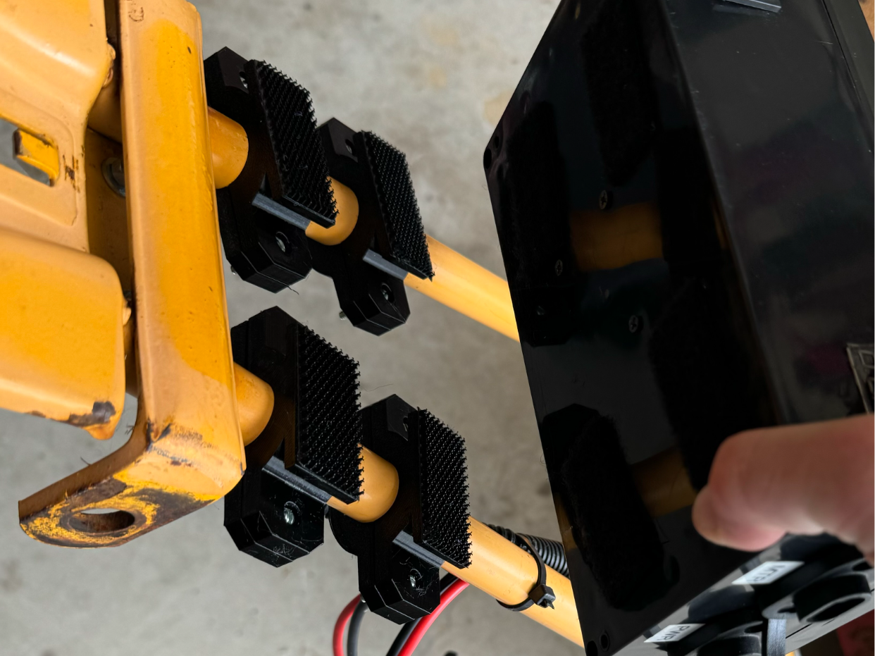 Bracket for metal tube